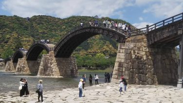 建築好き必見！ 錦帯橋と宮島厳島神社を巡る たっぷり9時間コース